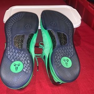 Kobe Bryant Elite 8 green and black